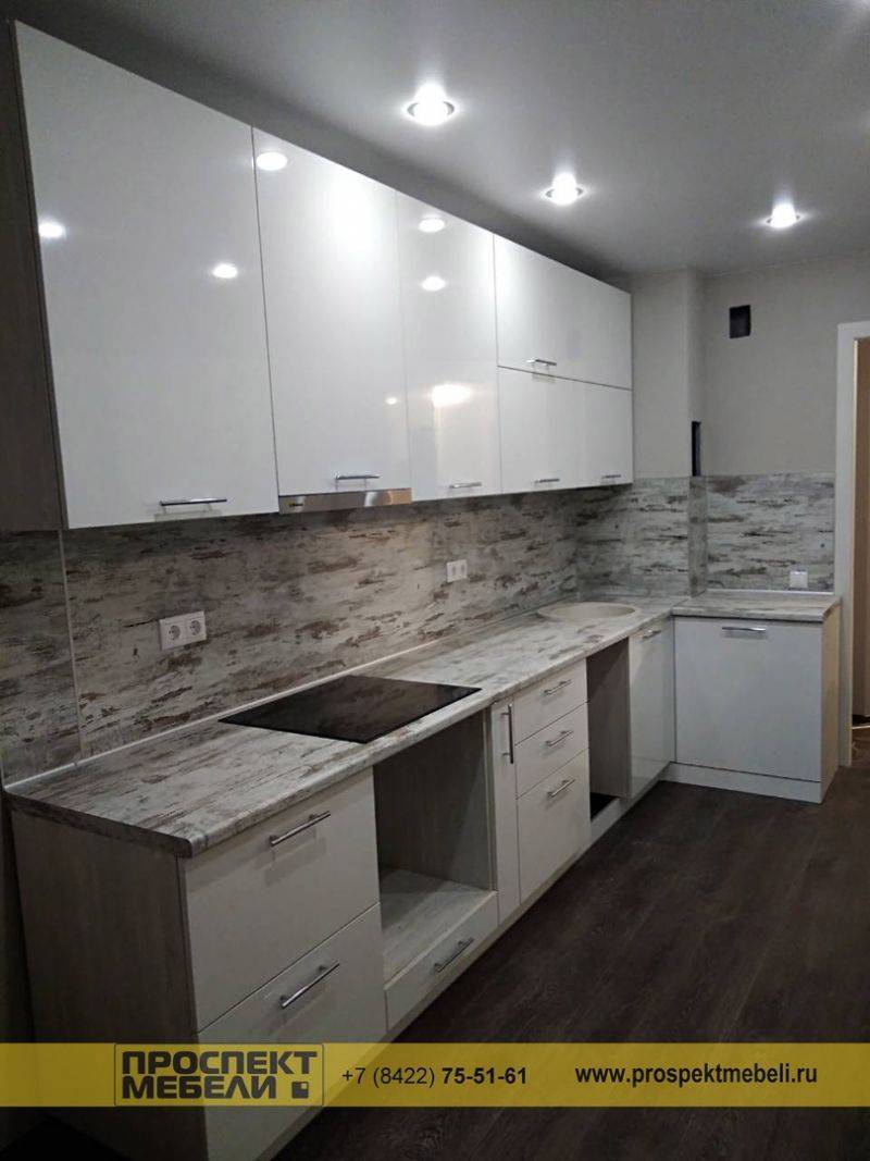 светлая кухня в Нижневартовске