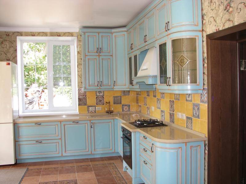 кухонный гарнитур в голубом цвете в Нижневартовске