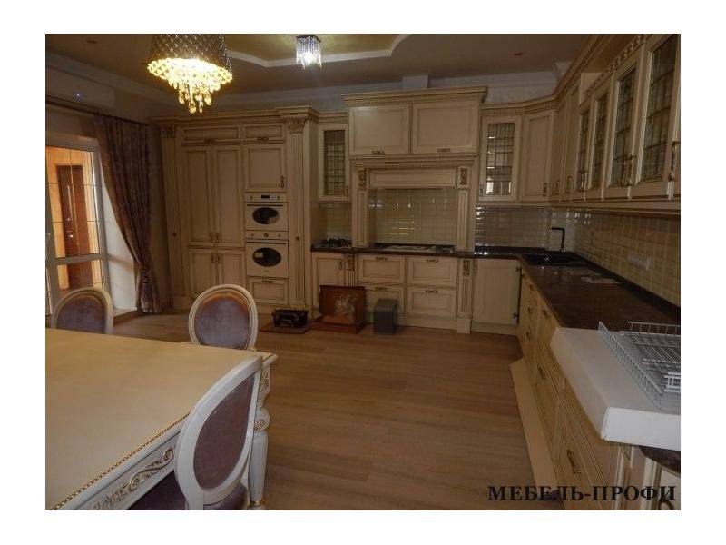 угловая классическая кухня в Нижневартовске