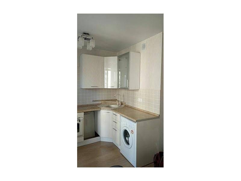 белая угловая кухня в Нижневартовске