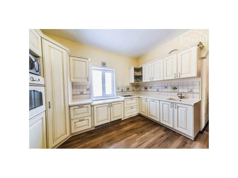 большая п-образная кухня николь в Нижневартовске