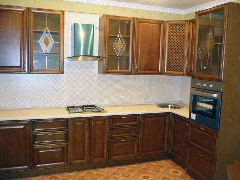 угловая классическая кухня в Нижневартовске