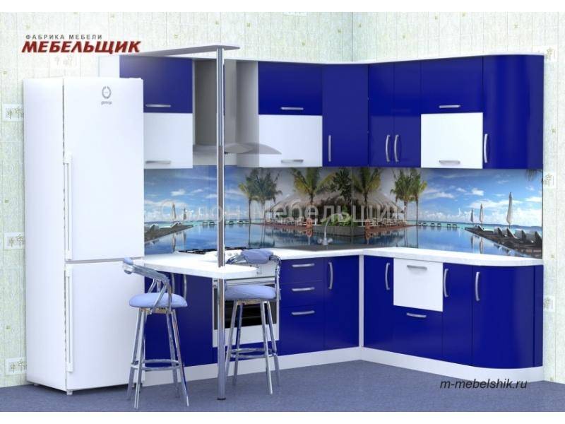 синяя кухня с фасадами из пластика в Нижневартовске