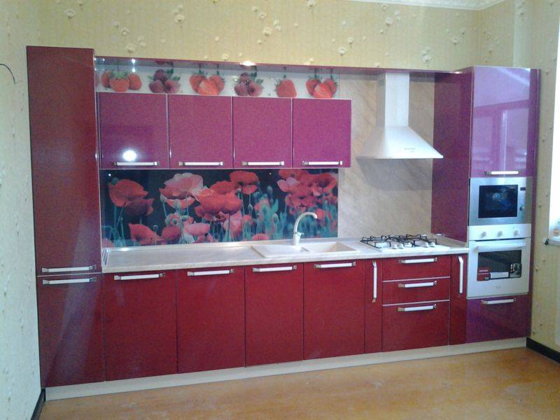 прямая розовая кухня в Нижневартовске