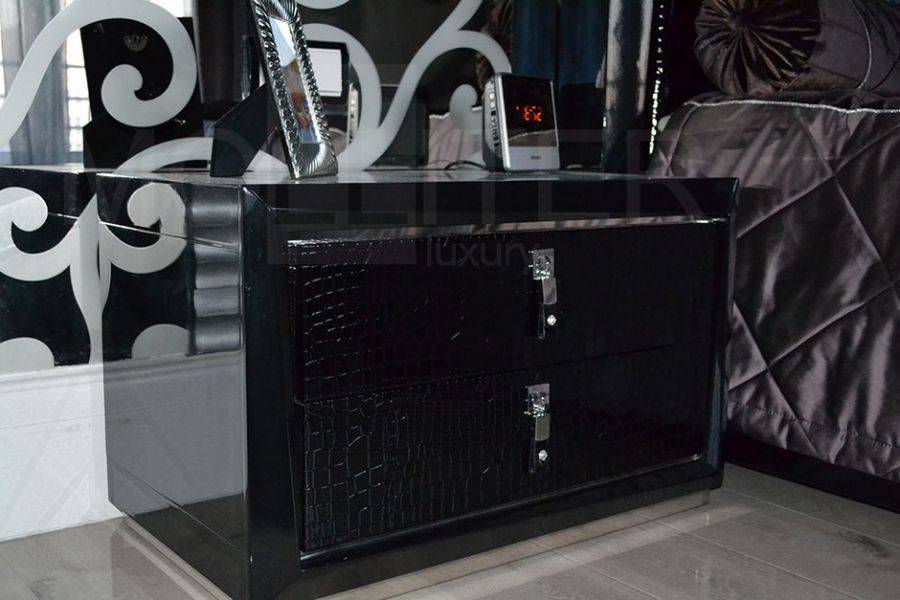 черная прикроватная тумба в Нижневартовске