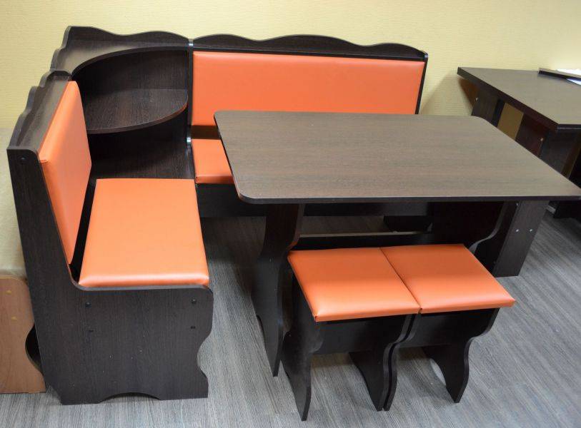 кухонный уголок миссия с полкой, венге темный, к/з оранжевый в Нижневартовске