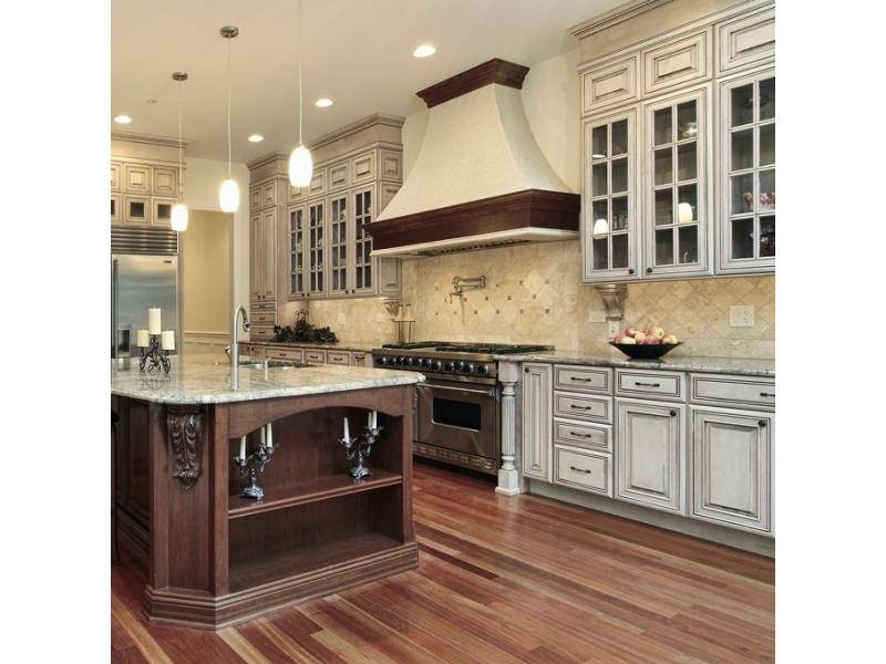 кухня м 3 из массива в Нижневартовске