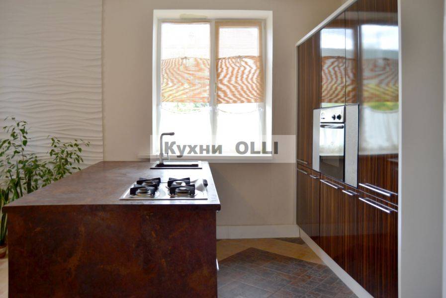 кухня с островом в Нижневартовске