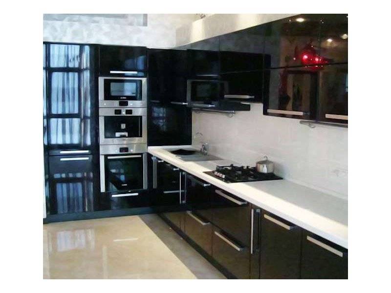 угловая кухня черный глянец в Нижневартовске