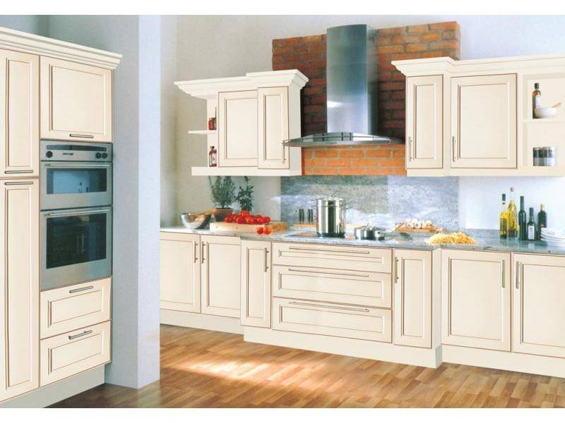 светлая кухня аттико в Нижневартовске