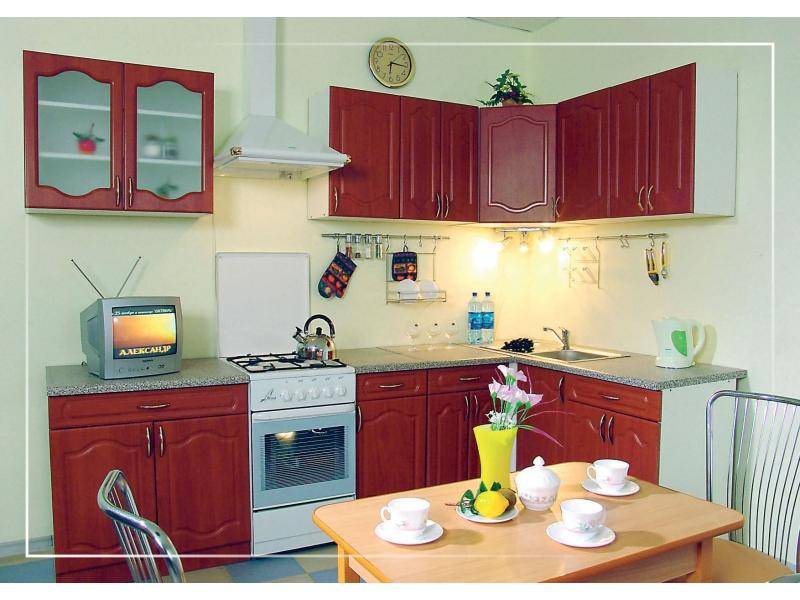 кухонный гарнитур угловой вишня в Нижневартовске