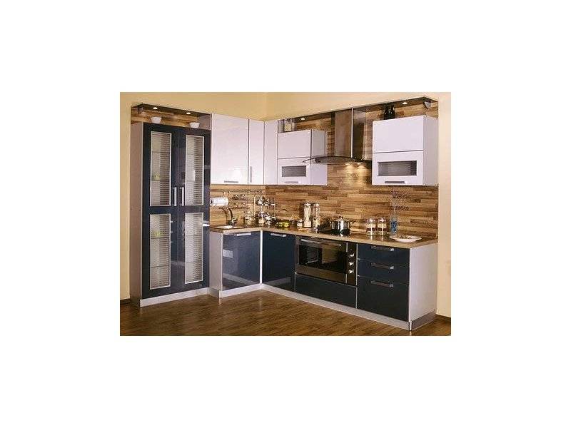 угловая кухня с буфетом в Нижневартовске