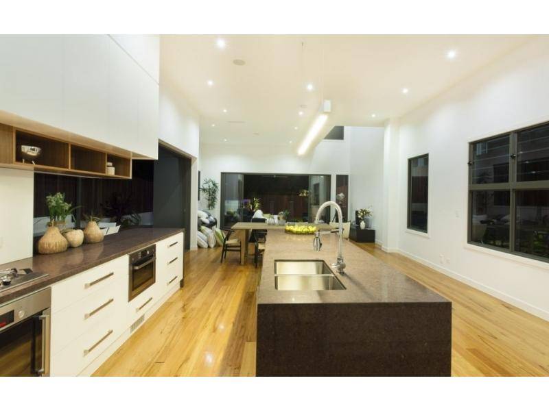 кухня с фасадом пластик-акрил в Нижневартовске