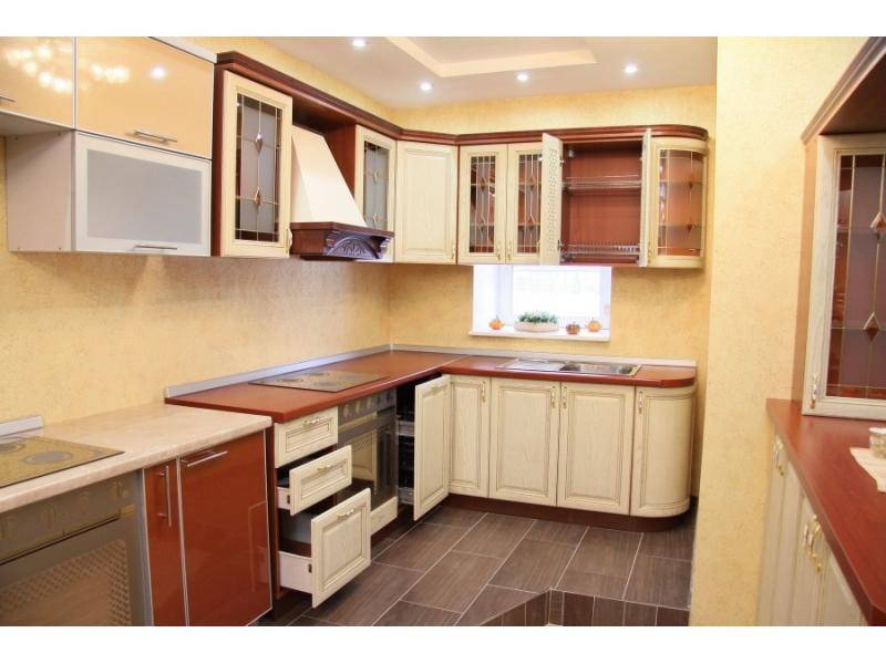 кухонный гарнитур (массив дуба) в Нижневартовске