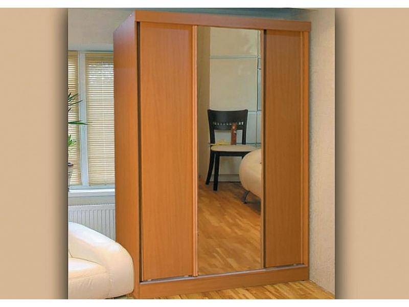 шкаф-купе 3-х дверный с зеркалом в Нижневартовске