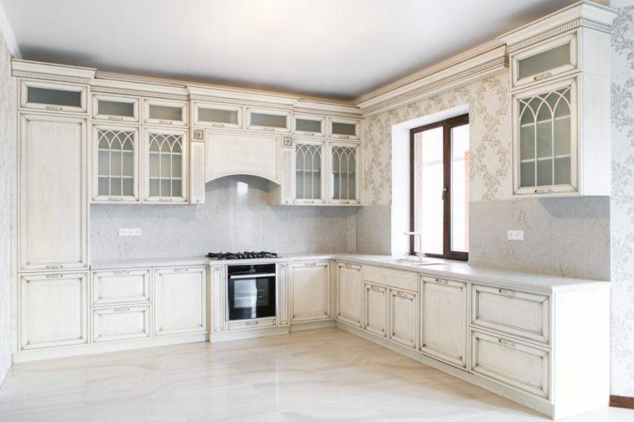 угловая классическая кухня в Нижневартовске