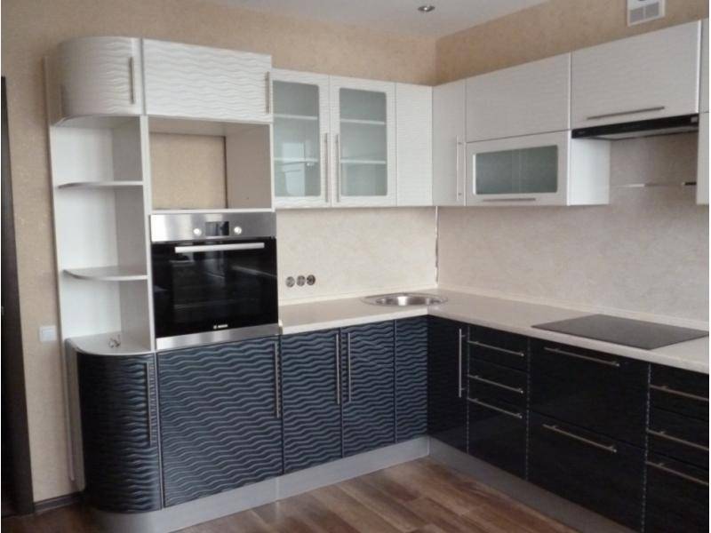 угловая кухня с фрезеровкой 3д в Нижневартовске
