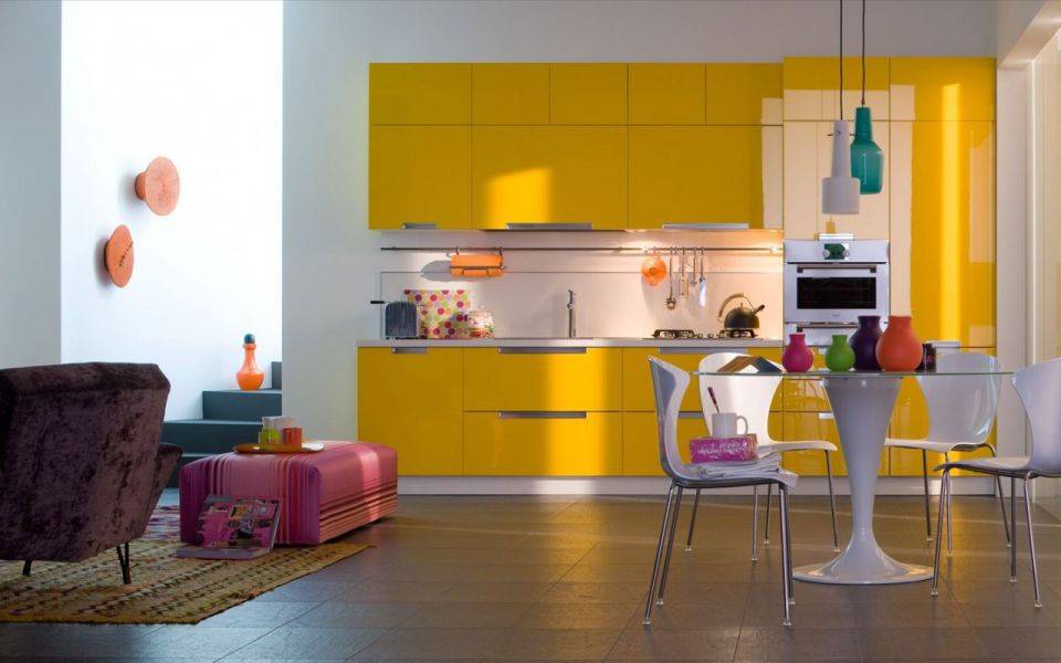 желтая яркая кухня парма в Нижневартовске