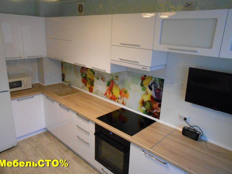кухонный гарнитур с фартуком из стекла с фотопечатью в Нижневартовске