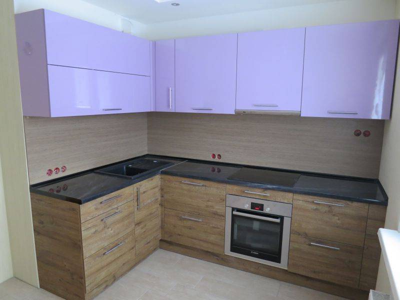 угловая кухня в современном стиле сирень в Нижневартовске