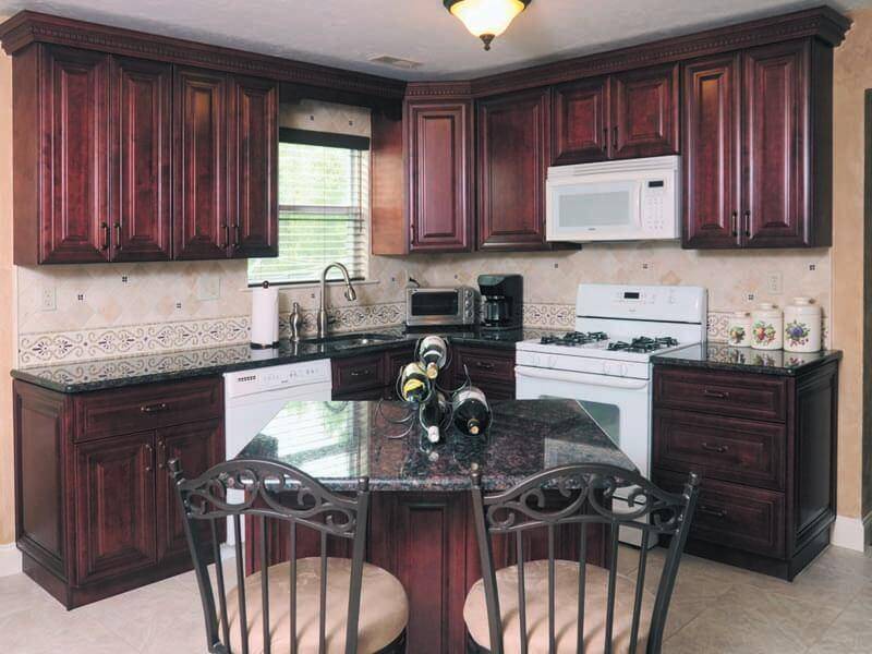 угловой кухонный гарнитур махагон пвх в Нижневартовске