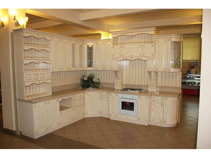 угловая кухня модерн с в Нижневартовске