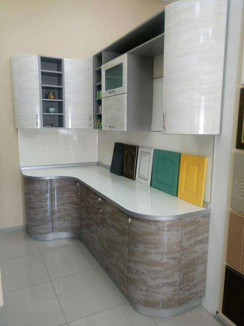 угловая кухня модерн в Нижневартовске