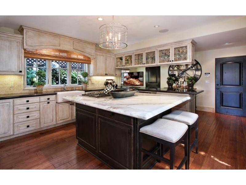 кухня с фасадом шпон в Нижневартовске