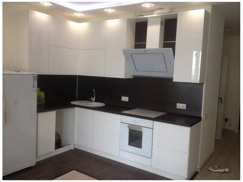 угловая глянцевая кухня мдф в Нижневартовске