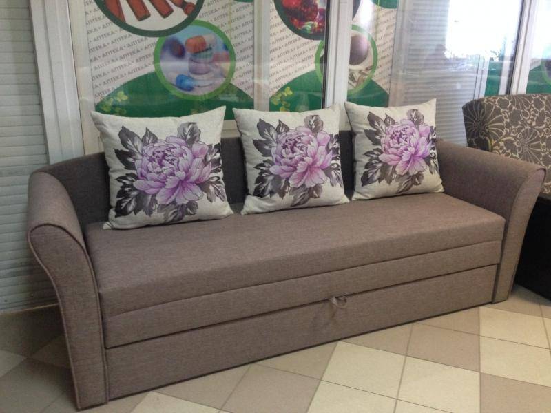 тканевый прямой диван арфа 2 с подушками в Нижневартовске