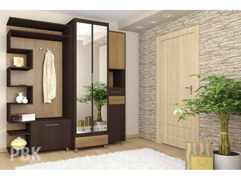 большая прихожая аттика-1 в Нижневартовске