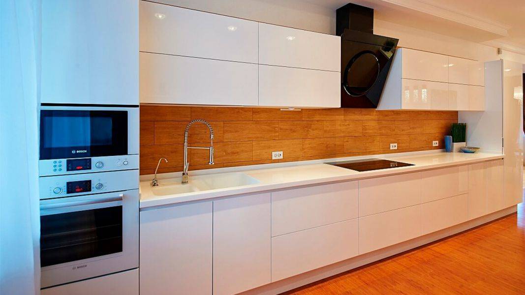 большая прямая кухня в Нижневартовске