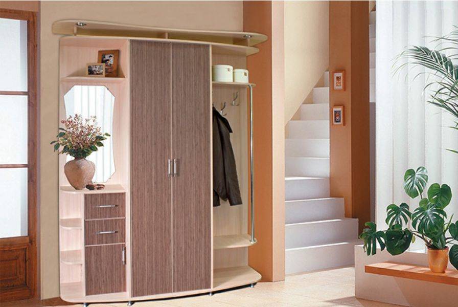 светлая прихожая 33 в Нижневартовске