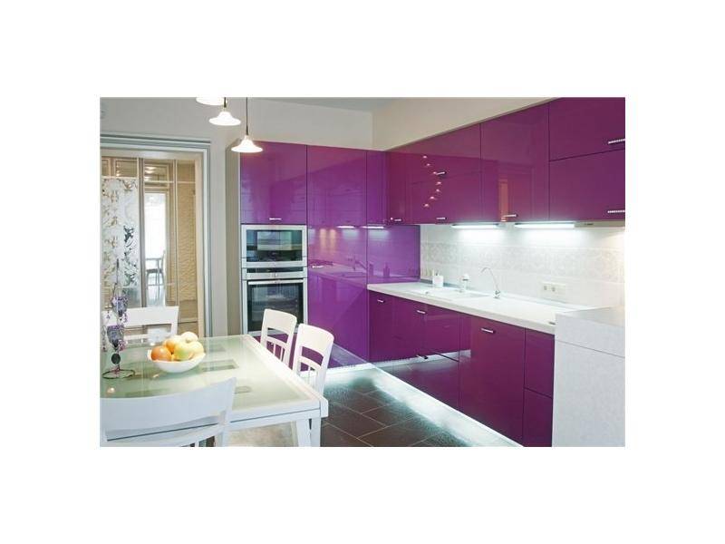 яркая угловая кухня в Нижневартовске