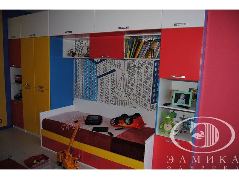яркая детская стенка в Нижневартовске