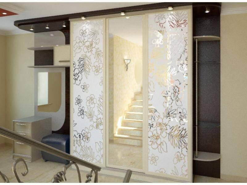 красивый шкаф в прихожую в Нижневартовске