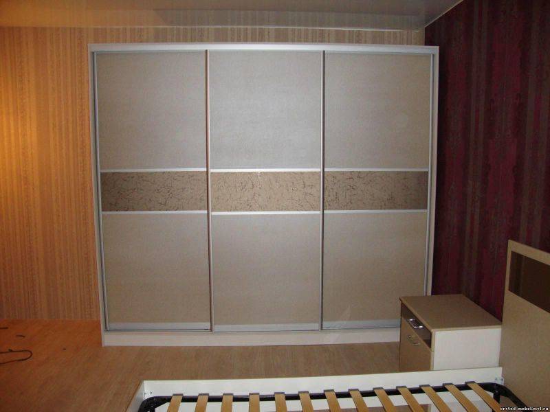 светлый шкаф-купе для спальни в Нижневартовске