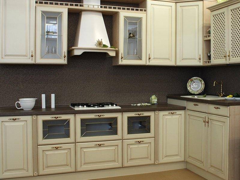 угловая классическая кухня в Нижневартовске