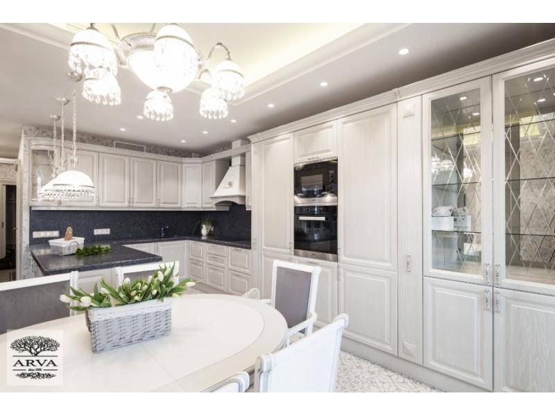 кухонный гарнитур ясень цвет серый прованс-патина белая в Нижневартовске