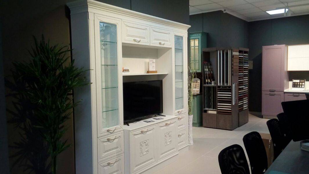 стенка монблан в гостиную в Нижневартовске