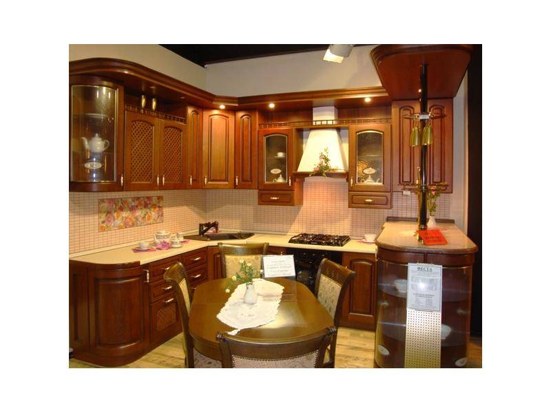 классическая угловая кухня в Нижневартовске