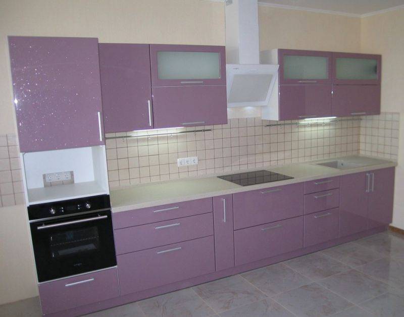 кухня со встроенной бытовой техникой в Нижневартовске