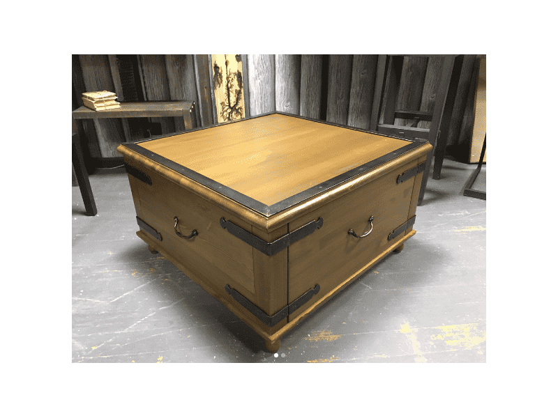 стол журнальный в виде сундука в Нижневартовске