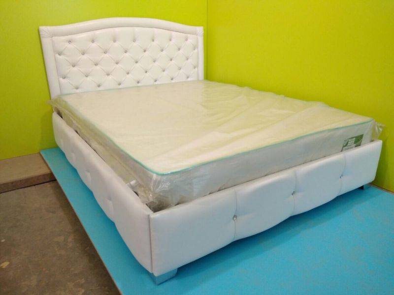 кровать двуспальная белая в Нижневартовске