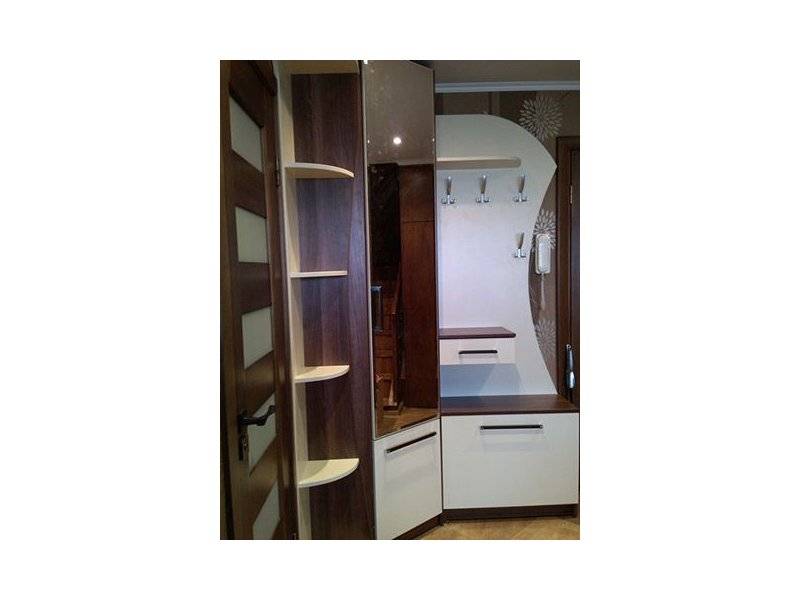 маленькая угловая прихожая в Нижневартовске