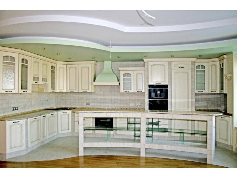 кухня из массива дуба в Нижневартовске