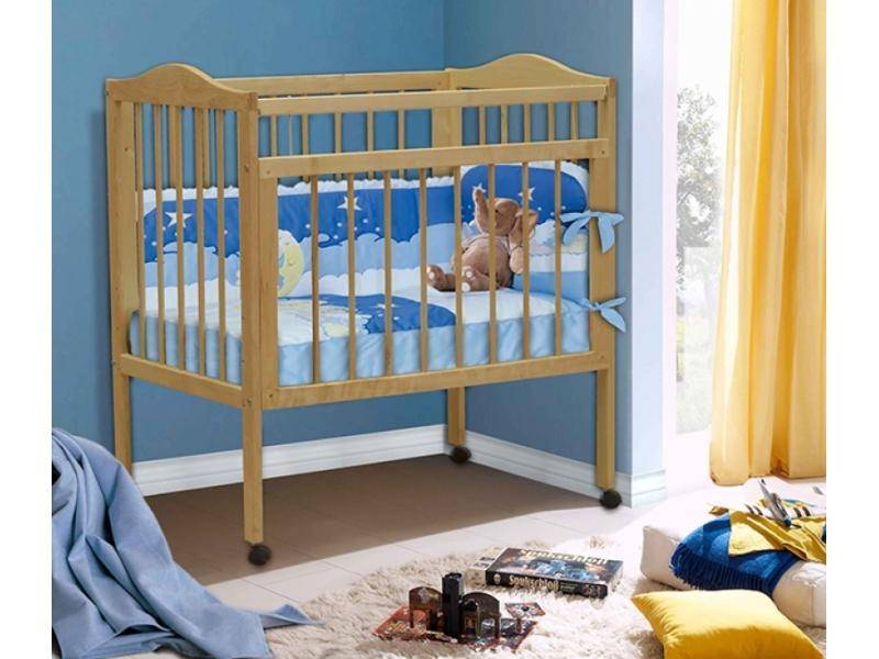 кровать детская из массива с матрацем в Нижневартовске