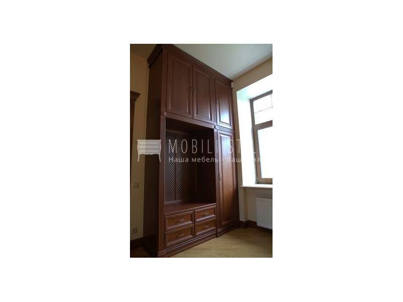 прихожая из тонированного массива дуба в Нижневартовске