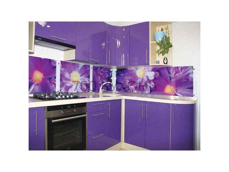 фиолетовая угловая кухня с фотопечатью в Нижневартовске