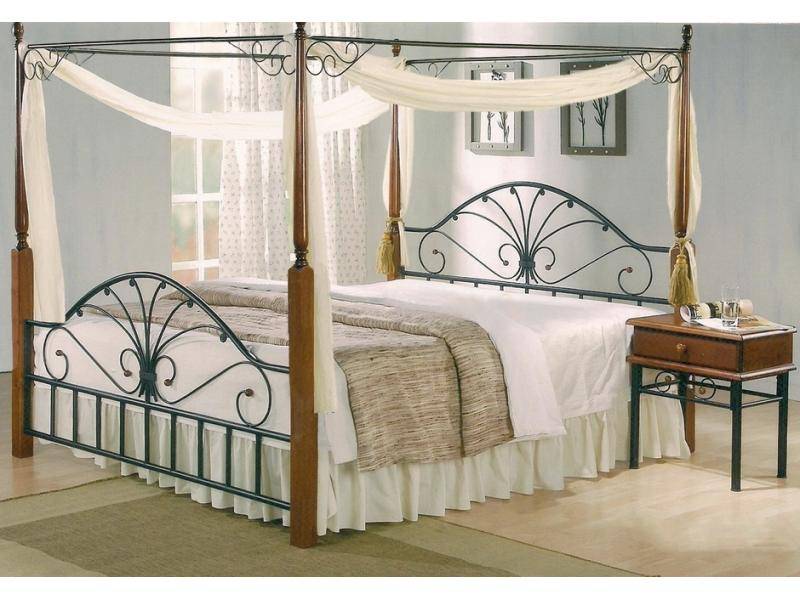 кровать двуспальная с опорами под балдахин в Нижневартовске